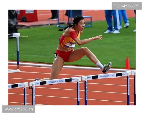 吴艳妮这生活节奏也太戏剧化了，球场上刚刚瘦到极致，私底下居然狂吃炸鸡？