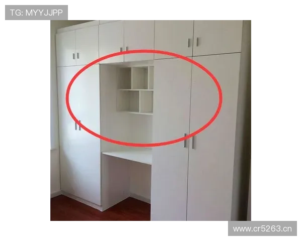 韦少衣柜又炸裂，那鞋至少得值我一个月房租吧？