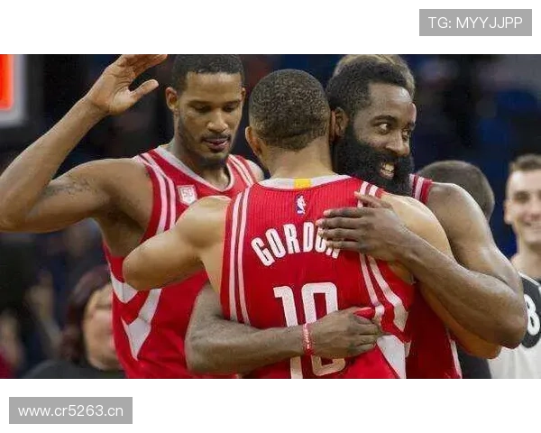 沙奎尔·奥尼尔篮下单打对比鄂尔多克效率显著提升